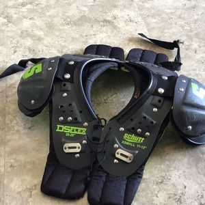 DSflex football shoulder pads youth small 26-28”